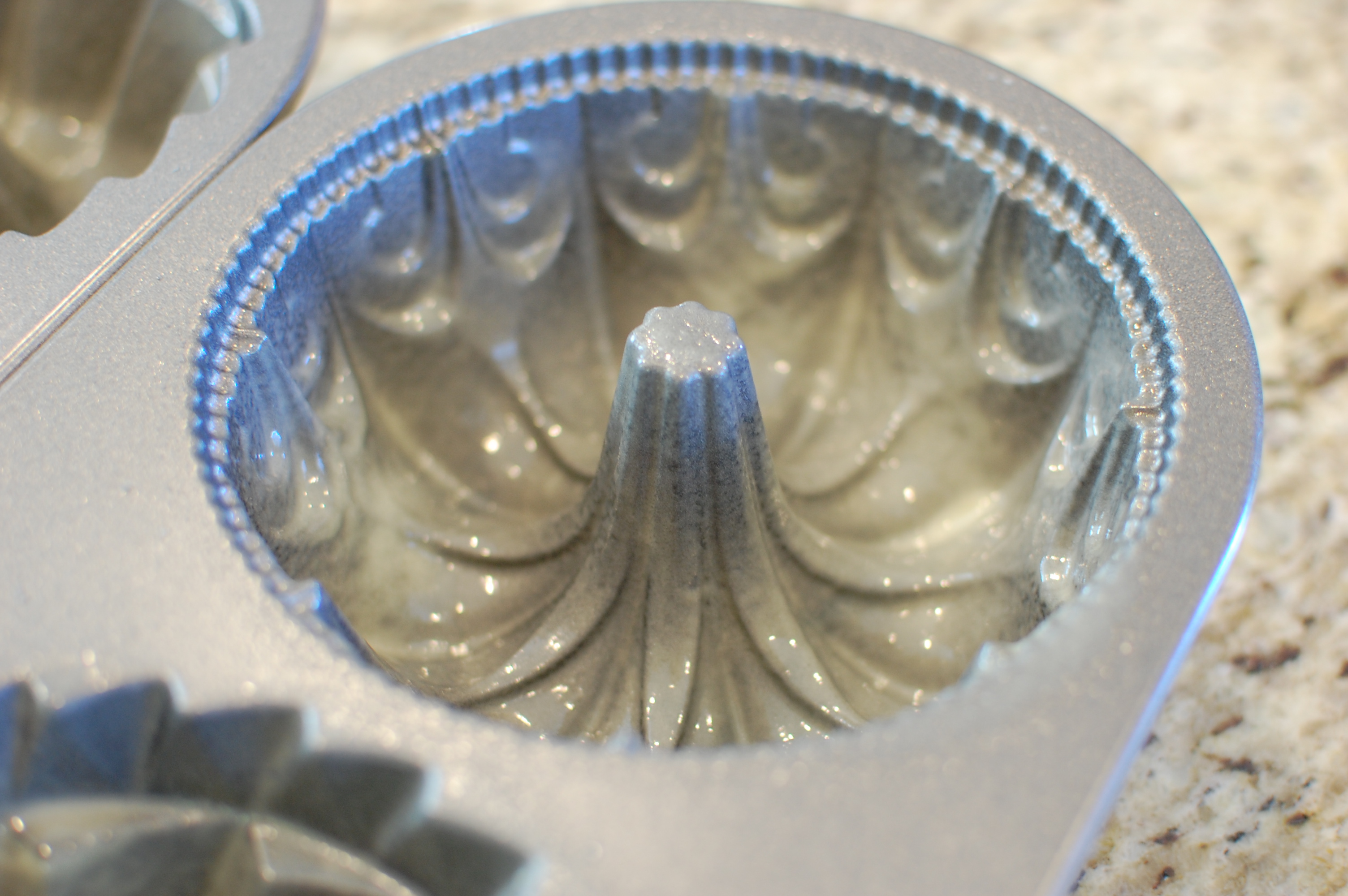 Bundt® Duet Pan