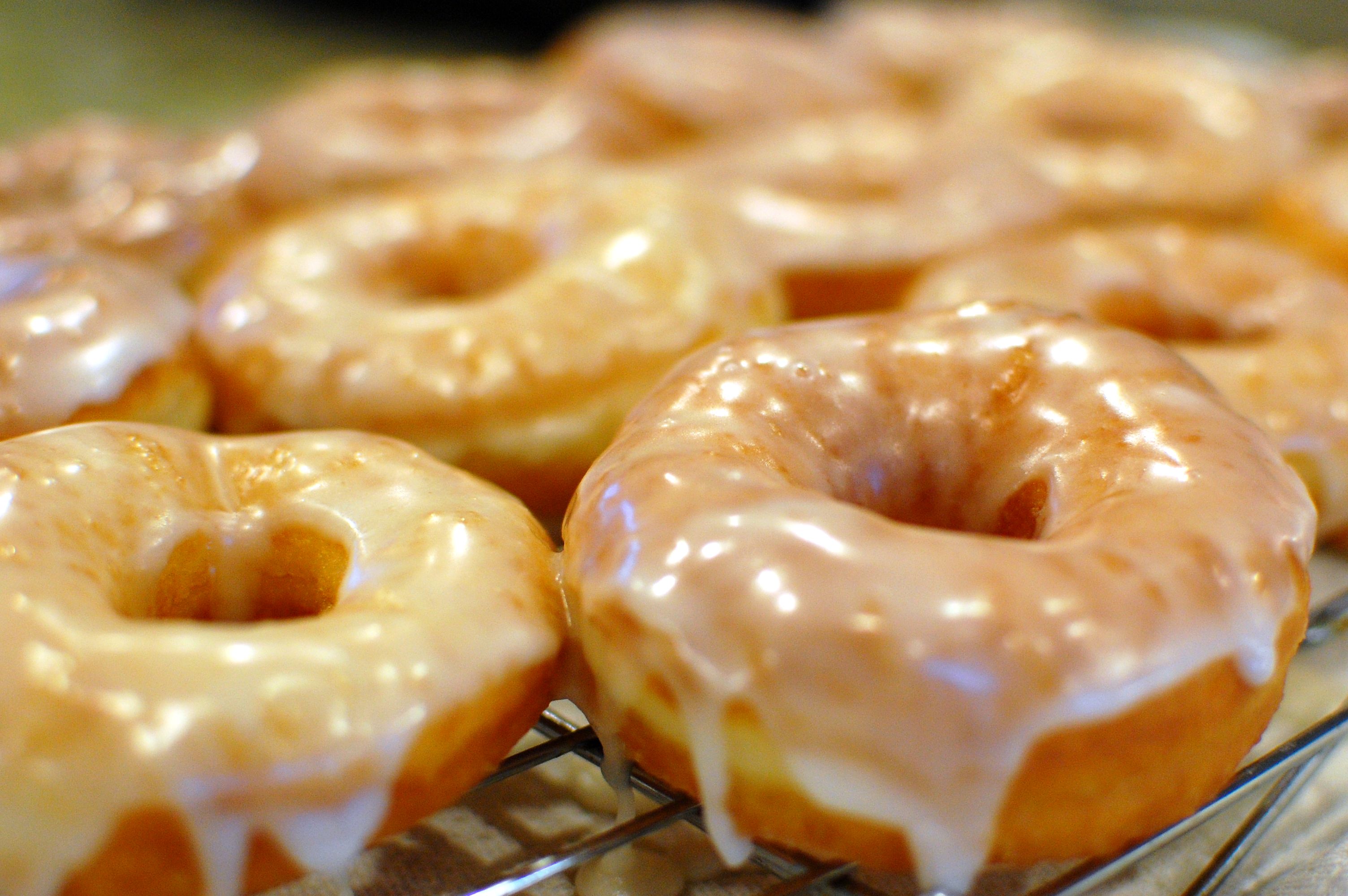 Homemade Glazed Donuts (Krispy Kreme Doughnut Copycat Recipe) — The 350 ...