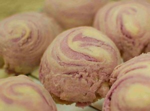 Spiral Moon Cakes with Taro Filling