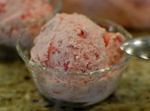 Homemade Fresh Strawberry Ice Cream