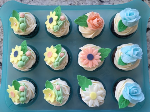 Decorated Cupcakes Ideas For A Baby Shower Fondant Flowers And Pea In Pod The 350 Degree Oven